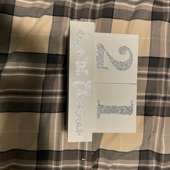 White Glitter Christmas Countdown Sign - Picture 2 of 2